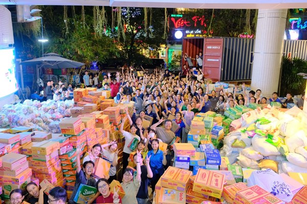 Thành phố Hồ Chí Minh đã tiếp nhận gần 245 tỷ đồng ủng hộ đồng bào bị thiên tai